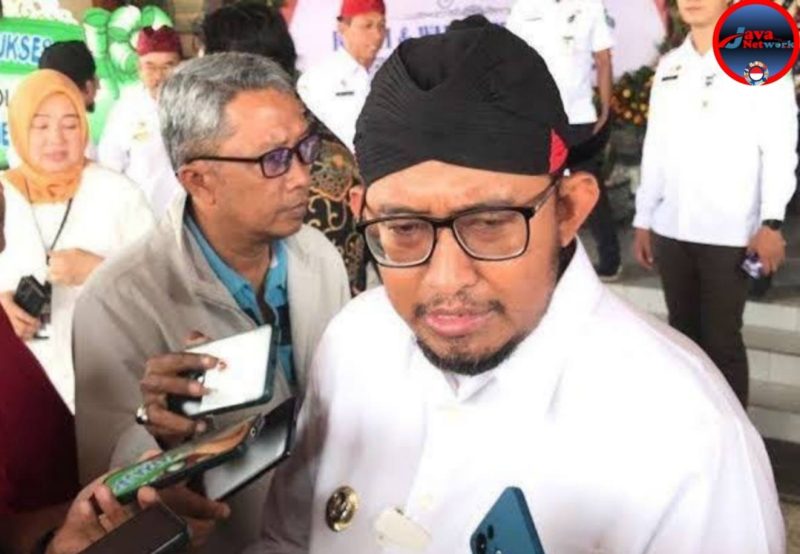 Bupati Sumenep Achmad Fauzi Wongsojudo Saat Diwawancarai Sejumlah Awak Media Beberapa Yang Lalu