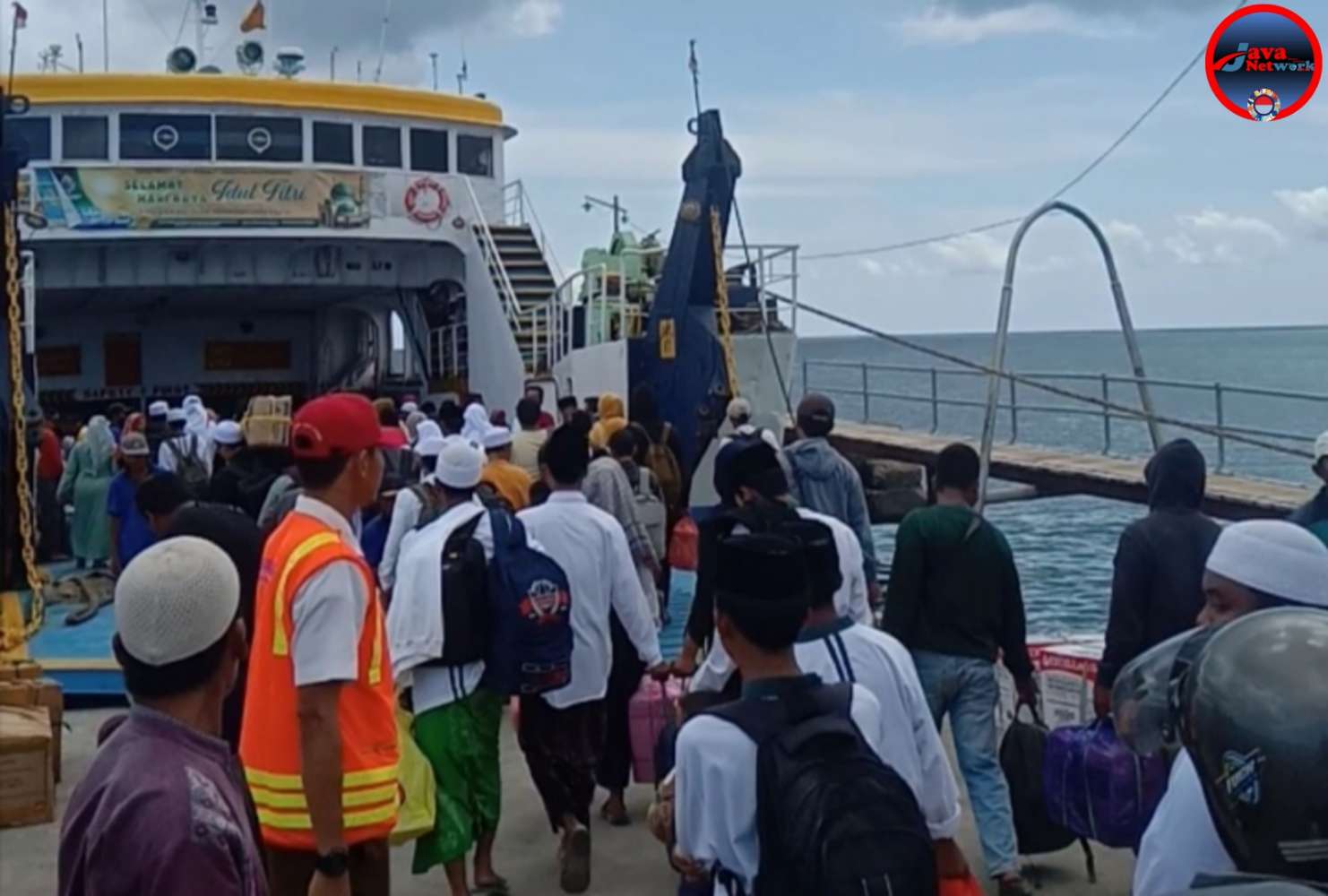 Pemkab Sumenep Fasilitasi Balik Pesantren Gratis untuk 137 Santri Wali Songo Situbondo