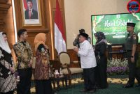 Wabup Sumenep KH. Imam Hasyim Saat Menghadiri Halal Bihalal di Pemprov Jatim, Rabu (09/04/2025)