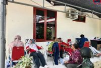  Suasana ASN Bapenda Aksi Donor Darah Bersama PMI Cabang Sumenep di Kantor Bapenda, Jum'at (10/04/2025)