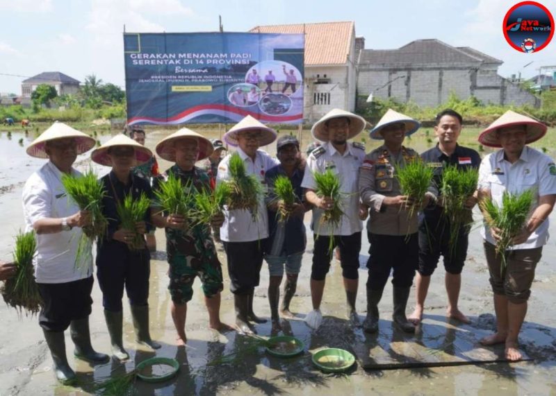 Wakapolres Sumenep Hadiri Zoom Meeting Gerakan Menanam Padi Serentak di 14 Provinsi