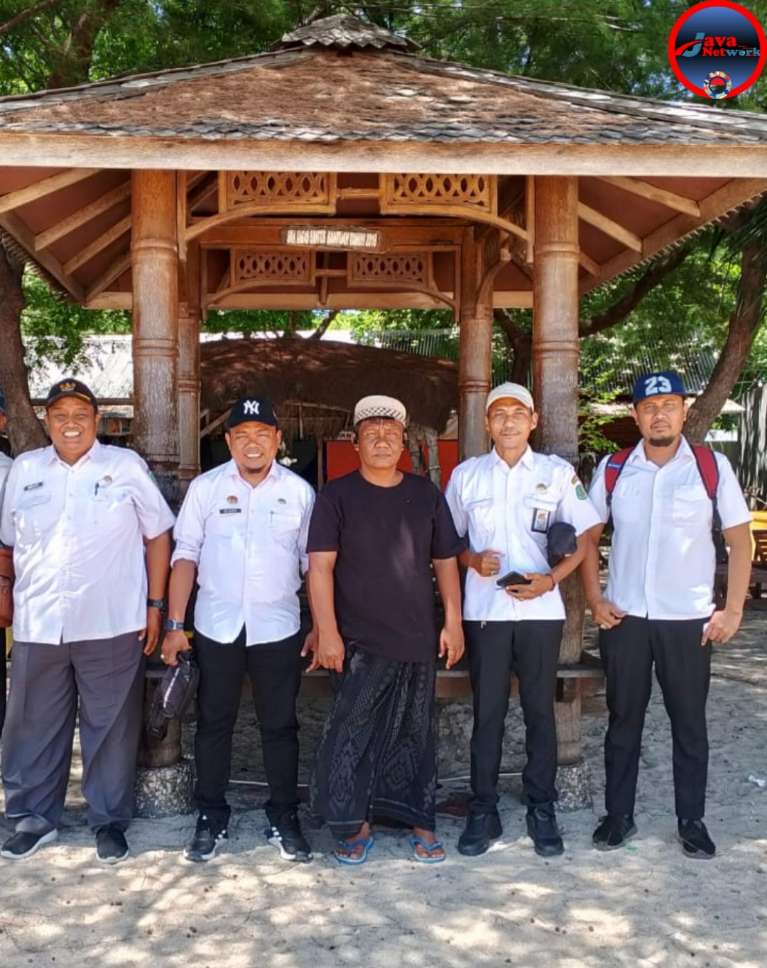 Tim Pendataan Pajak Bapenda Sumenep Bersama Pengelola Wisata Pantai Sembilan dan Sekcam Giligenteng 
