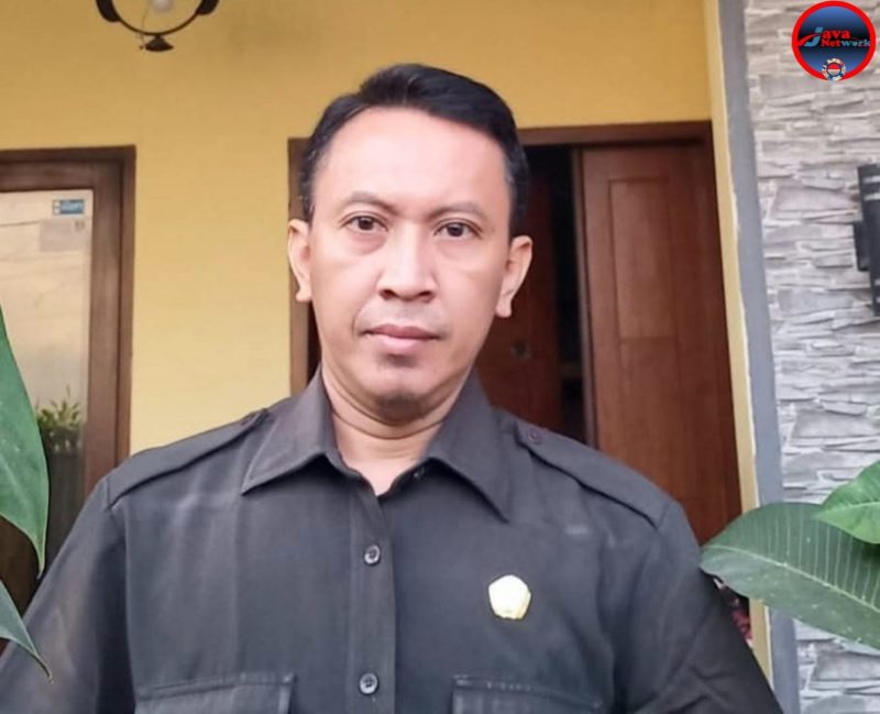 Dr. Jakfar Sadik, S.E., M.E., pengamat ekonomi dan dosen Universitas Trunojoyo Madura (UTM), yang juga Alumni SMANSA 93 dan putra asli Saronggi, Sumenep