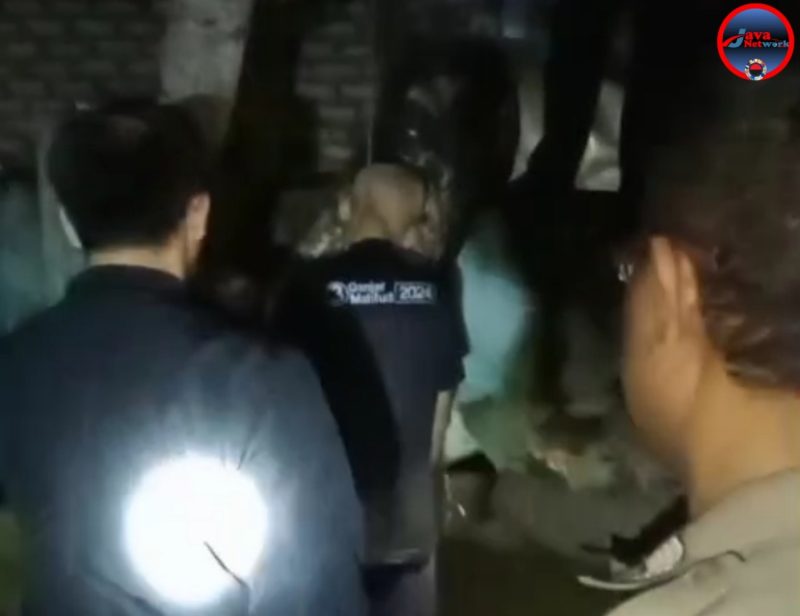 Hasil Tangkapan Layar Penemuan Mayat Di Sekitar Pemakaman di Dusun Asem Toronan Desa Pamolokan Selasa (29/04/2025) pukul 22 malam