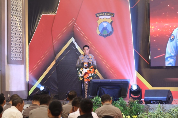Kabid Humas Polda Jatim Kombes pol Jules Abraham Abast SIK