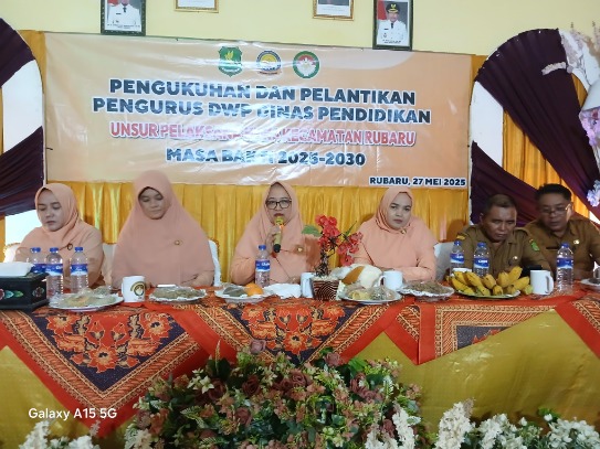 Kukuhkan Semangat Pengabdian, DWP Dinas Pendidikan Kecamatan Rubaru Resmi Dilantik untuk Masa Bakti 2025–2030