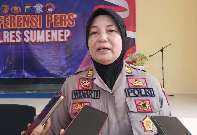 Plt. Kasi Humas Polres Sumenep AKP Widiarti SH Saat Dikonfirmasi Awak Media usai Konferensi Pers di Mapolres Sumenep, Rabu (28/05/2025)