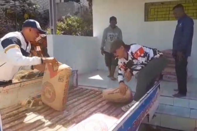 Peduli Keumatan, Anggota DPRD Nasdem Sumenep Serahkan Bantuan untuk Musala Majelis Dzikir Qiblatul Amin Bluto