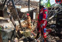 Suasana Ledakan Rumah oleh Tabung Gas di Desa Kalianget Barat Kecamatan Kalianget, Kamis (01/05/2025)