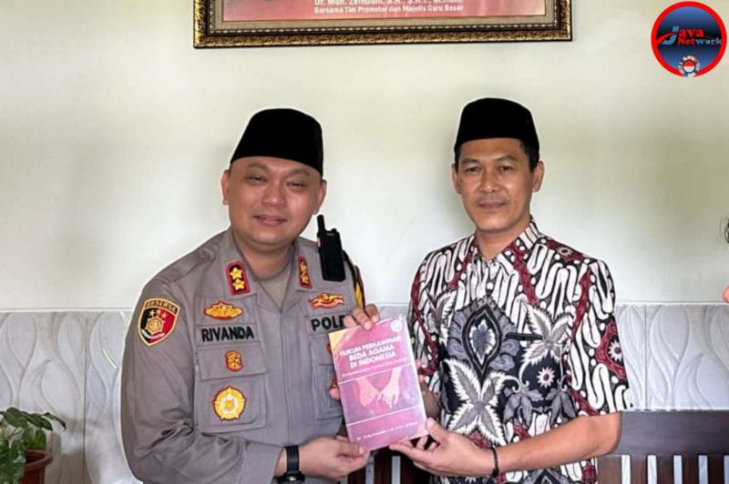 Kapolres Sumenep AKBP Rivanda SIK Bersama Ketua PDM Sumenep, Dr. Zeinudin, SH, MH 