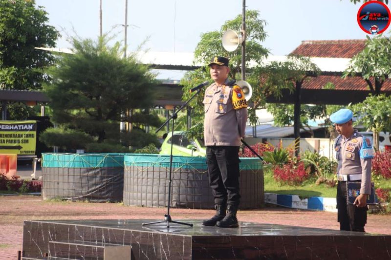 Kapolres Sumenep Pimpin Apel Siaga Peringatan Hari Buruh Internasional 2025