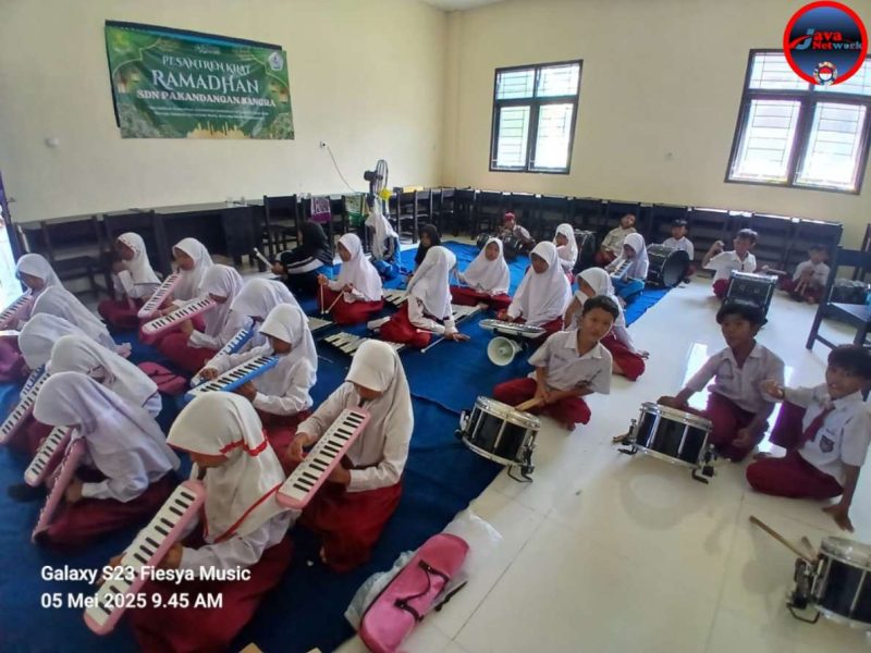 Gebrakan SDN Pakandangan Sangrah Bluto: Drumband Pianika Siap Guncang Juni, Inovasi Cerdas Sang Kepala Sekolah