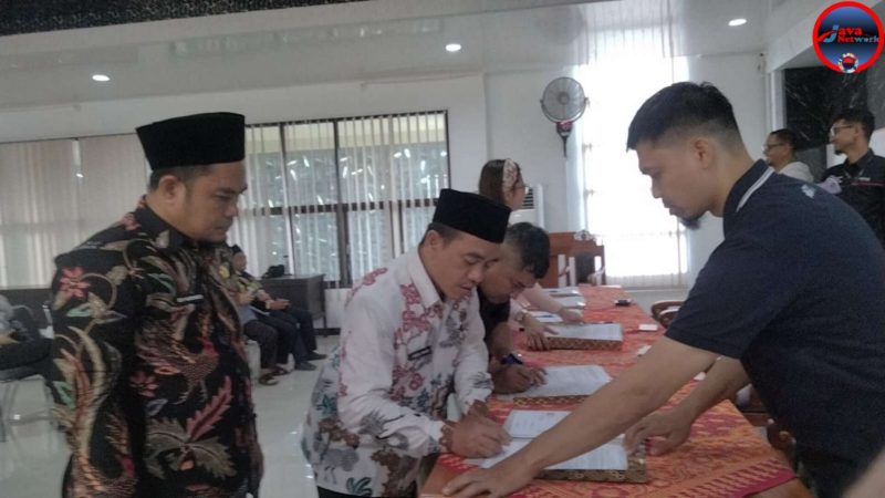 Kemenag Sumenep dan Telkomsel Teken MoU-MoA untuk Digitalisasi Madrasah Lewat Skul.id
