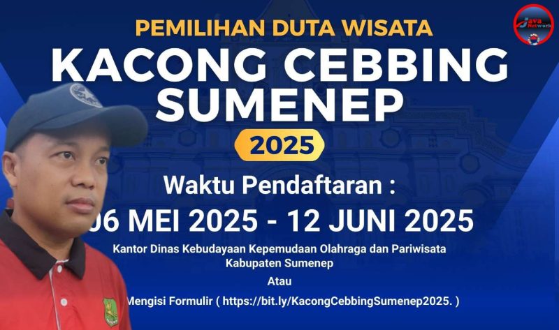 Kabid Parawisata Disbudporapar Kabupaten Sumenep Andrie Zulkarnain dengan Latar Belakang Pamflet Kacong Cebbing 2025)