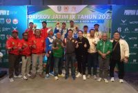 Sultan Arya Efendi dan Daniel Bersama Ketua dan Pengurus Billiar Sumenep Usai Menerima Penghargaan Medali Perak Cabor Billiar Pada Ajang Porprov Jatim di Malang Raya