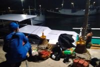 Diterjang Ombak, KLM Putra Bahari Karam di Dungkek: Sembako Berserakan, Video Viral di TikTok