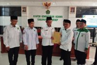 Kemenag Sumenep Serahkan 34 CPNS Tahun 2025, Abdul Wasid: Jaga Integritas dan Profesionalisme