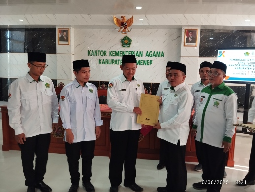 Kemenag Sumenep Serahkan 34 CPNS Tahun 2025, Abdul Wasid: Jaga Integritas dan Profesionalisme