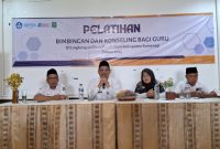 Kepala Diknas Kabupaten Sumenep Agus Dwi Saputra Saat Membuka Pelatihan Bimbingan dan Konseling Bagi Guru 