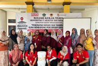 Mahasiswa UNTAG Surabaya Ajak Warga Jimbaran Wetan Mandiri Kelola Sampah Organik Lewat Komposter