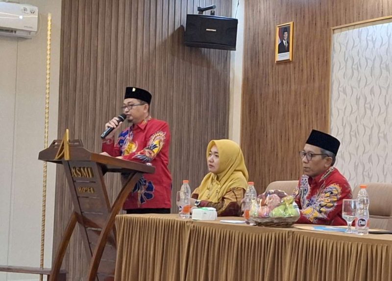 Kabid GTK Disdik Sumenep Akhmad Fairuzi Mewakili Kadisdik Agus Dwi Saputra di Acara Pembukaan Bimtek Koding dan Al Hotel Asmi Kelurahan Pajagalan, Sabtu (14/06/2025)