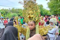 Pawai Budaya Warnai Desa Tanjung, Kolaborasi Tiga Madrasah Bangkitkan Semangat Tradisi