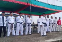 Ketua Perguruan Silat Nasional (PSN) Perisai Putih Cabang Sumenep Imam Syafi'i SH Berdiri Depan Saat Memberikan Sambutan pada Acara Pembukaan Ujian Kenaikan Tingkat