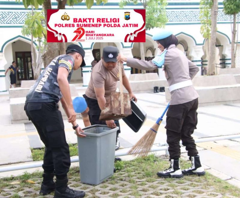 Polres Sumenep Menyapa Umat di Masjid Baitur Arham: Ibadah, Kepedulian dan Pengabdian