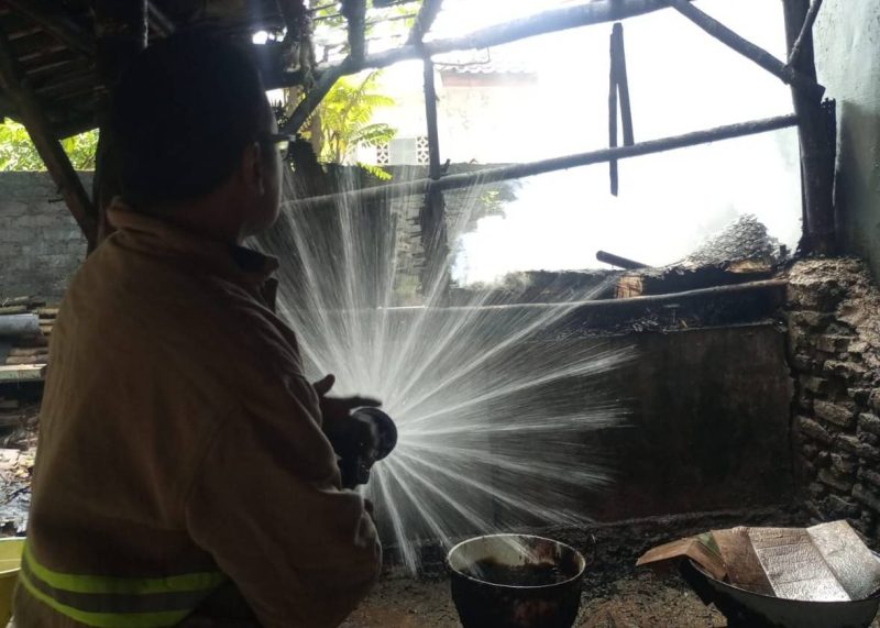 Lalai Matikan Kompor, Dapur Warga Terbakar di Kawasan Padat Sumenep