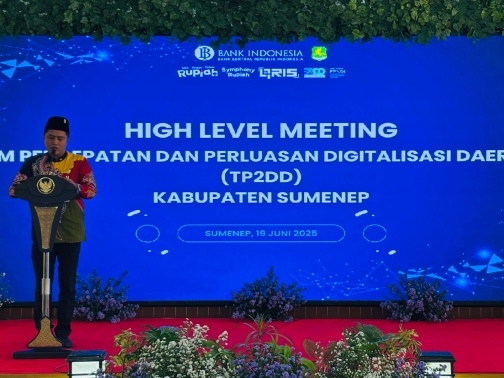 Kepala Bapenda Sumenep Faruk Hanafi, S.Sos, MSi Saat Memberikan Sambutan di Acara High Level Meeting TP2DD di Pendopo Agung Keraton Sumenep, Kamis (19/06/2025)