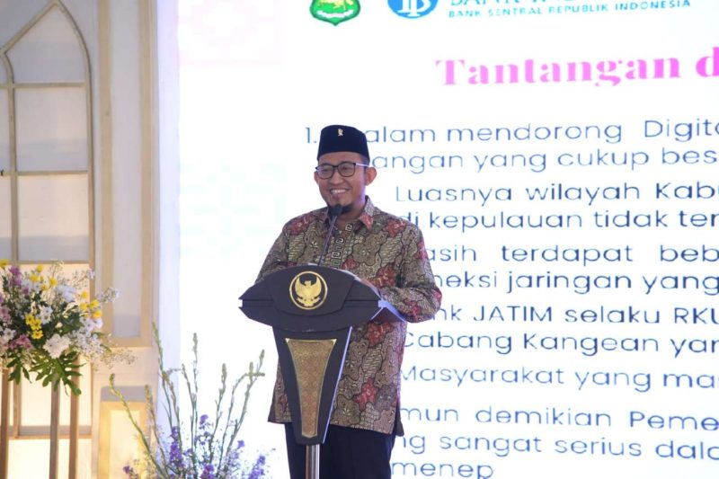 Bupati Sumenep Achmad Fauzi Wongsojudo Saat Memberikan Sambutan di Acara High Level Meeting Tim Percepatan Dan Perluasan Digitalisasi Daerah TP2DD di Pendopo Agung Keraton Sumenep, Kamis (19/06/2025)