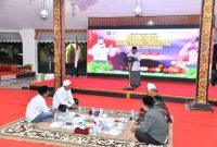 Wakil Bupati Sumenep KH Imam Hasyim Saat Memberikan Sambutan di Acara Doa Bersama Untuk Sang Proklamator RI Ir. Sukarno di Pendopo Agung Keraton Sumenep 