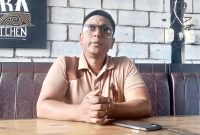 Direktur P2NOT Jatim Zamrud Khan Saat Gelar Konferensi Pers di Cafe Ayoka, Rabu (04/06/2025)