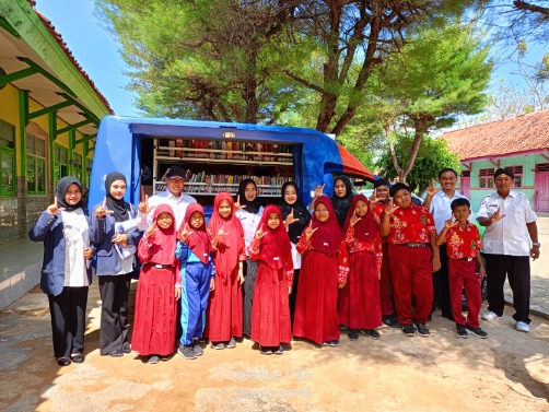 Dari Pinggiran Kota Kami Membaca: Perpustakaan Keliling Bangkitkan Semangat Literasi di SDN Gunggung I