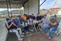 Sejumlah Pimpinan Asosiasi Sumenep Saat Menggelar Bersama Terkait Siaran Pers KEI di Cafe Ayoka Sumenep, Rabu (02/07/2025)