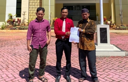 Tuna Daksa Diduga Tipu dan Peras Guru Ngaji Hingga Rp200 Juta, Warga Kangean Geram