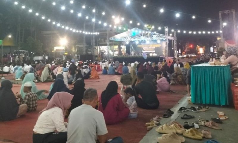 Pelataran Masjid Jamik Sumenep Diselimuti Nuansa Religius di Malam Gebyar Muharram 1447 H