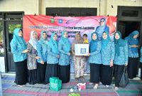 Nia Kurnia Fauzi Gerakkan Aksi Bergizi, TP PKK dan Dinas Perikanan Sumenep Perangi Stunting di Kecamatan Dungkek, Senin (14/07/2025)