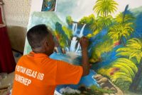 Kreativitas Tanpa Batas: Kisah Inspiratif Ayik, Seniman Lukis di Balik Jeruji Rutan Sumenep
