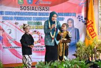 Lewat TK PGRI Kartini, Nia Kurnia Fauzi Gencarkan Konsumsi Ikan Lawan Stunting Bertempat di Balai Pemerintah Desa Nambakor Kecamatan Saronggi, Rabu (16/07/2025)