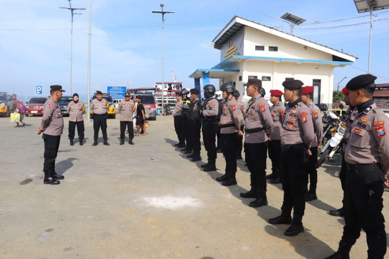 Apel Keberangkatan Patroli Safari Kepulauan pada Rabu, 23 Juli 2025, di Pelabuhan Kalianget. Kegiatan ini dipimpin langsung oleh Kabag Ops Polres Sumenep, AKP Junaedi, S.Pd,
