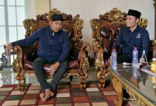 Bupati Sumenep Achmad Fauzi Wongsojudo Saat Menerima Kunjungan Ketua NasDem Sumenep Akis Jazuli di Rumah Kediamannya