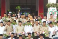 Pelantikan Akbar HKTI se-Jawa Timur Pecahkan Rekor MURI: Khofifah Diganjar Penghargaan atas Aksi Serentak Tanam Indigofera