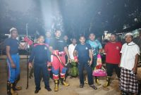 Tak Ada Waktu Bagi Damkar: Ular Masuk Kamar Mandi, Tim Sumenep Bergerak Sebelum Fajar