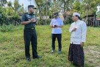 Dandim Sumenep Letkol Inf Yoyok Wahyudi SIP MHan, Anggota DPRD Sumenep Ahmadi Yasid dan KH. Zamzami Sabiq MPSI
