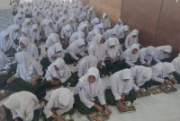 Santri Putra dan Putri NasyruL Ulum Aeng Dake Laksanakan Uji Coba Makan Sehat Bersama, KH. Zamzami Sabiq Sampaikan Terima Kasih kepada Presiden Prabowo, Sabtu 19 Juli 2025
