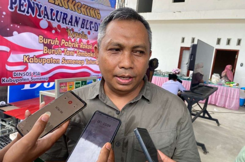 Owner PT Empat Sekawan Mulia, H. Suhaydi saat diwawancarai sejumlah awak media.