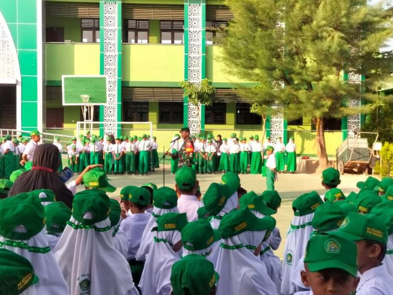 Semangat Nasionalisme Berkibar di SD MIN 1 Tarate Sumenep: Babinsa Jadi Pembina Upacara, Tanamkan Jiwa Kepahlawanan Sejak Dini
