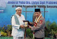 Kapolri Jenderal Polisi Drs. Listyo Sigit Prabowo ke Pondok Pesantren Al-Hamidy Banyuanyar, Pamekasan,