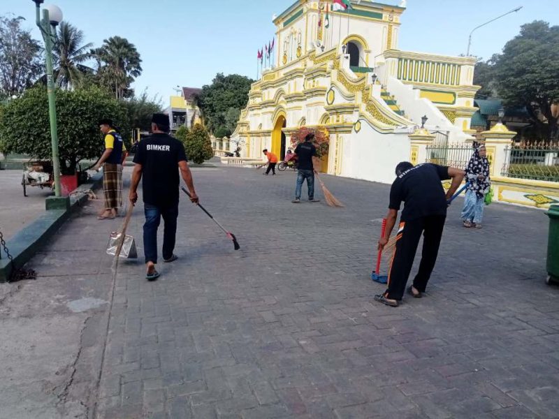 Bakti Sosial Warga Binaan Rutan Sumenep di Masjid Jamik Tebar Pesan Damai dan Kepedulian, Jum'at (08/08/2025)